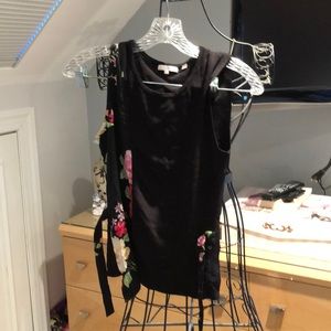 Women’s sleeveless top